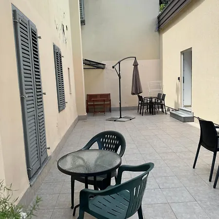 Agatha Apartman *